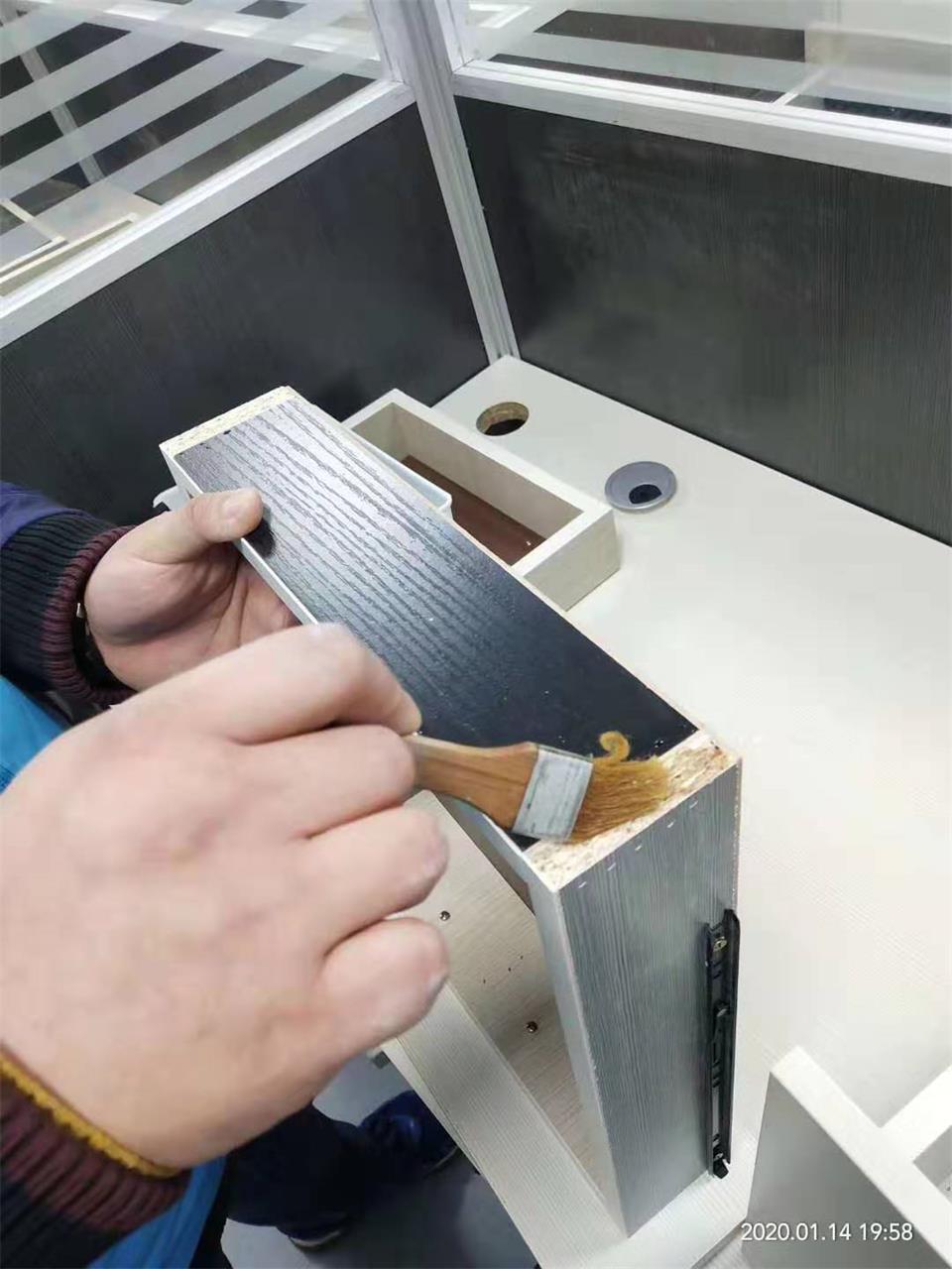 桌子抽屜重點污染源刷子精細(xì)化施工治理 桌子抽屜重點污染源刷子精細(xì)化施工治理